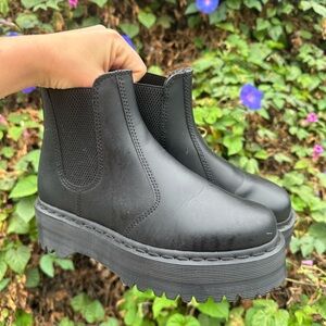 Dr Marten - Black Chelsea Boots - VEGAN 2976 FELIX PLATFORM